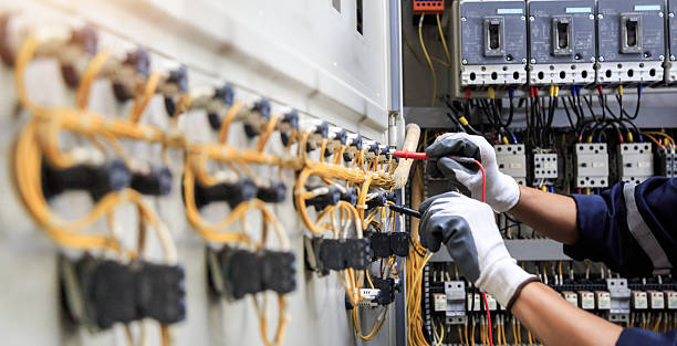 Professional Electrician technician working in Spanish Fork, UT